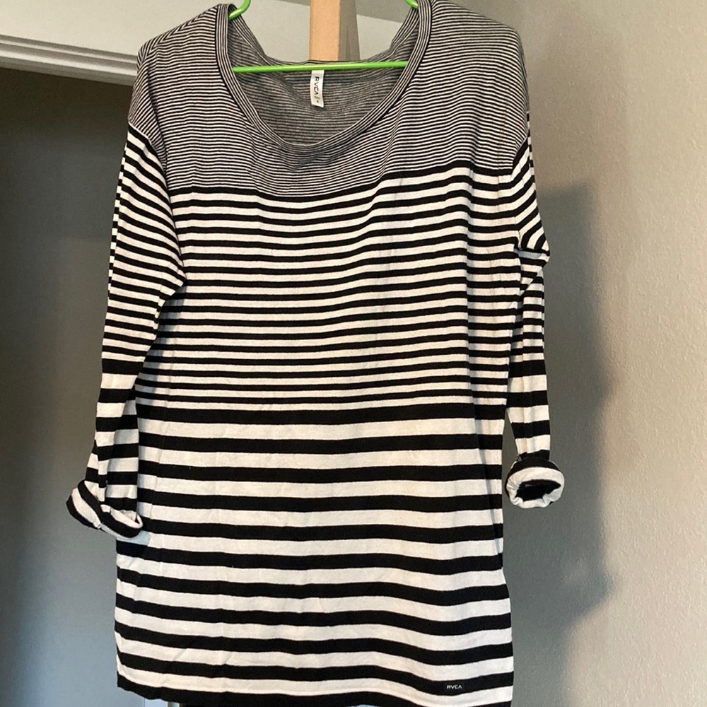 Cute Oversized 3/4 sleeve Sweater RVCA